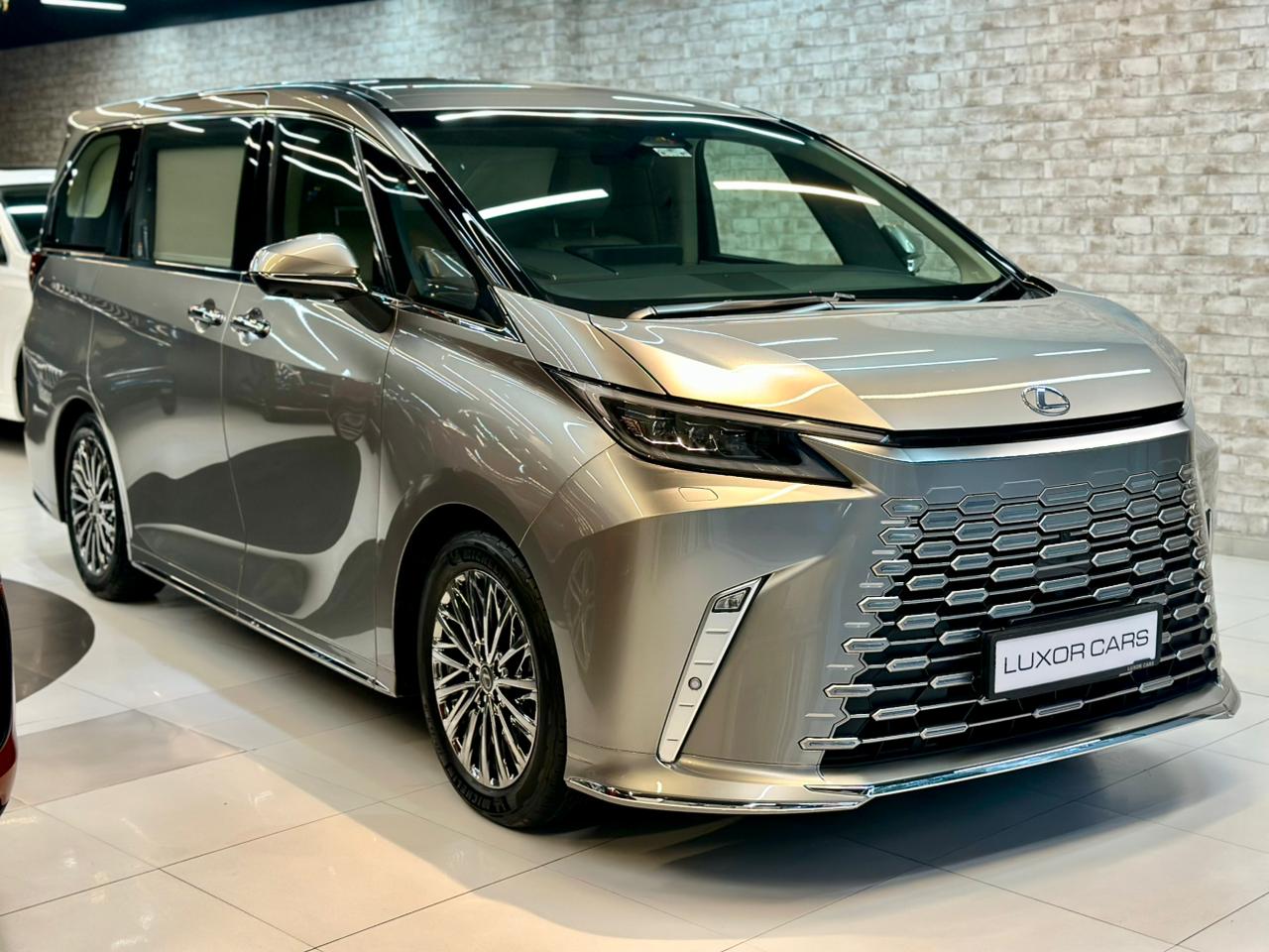 2025 Lexus LM350h Ultra Luxury 4S