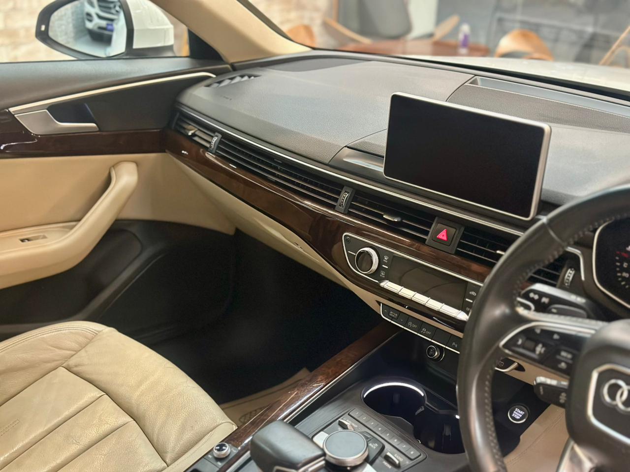 2017 Audi A4 30 TFSI