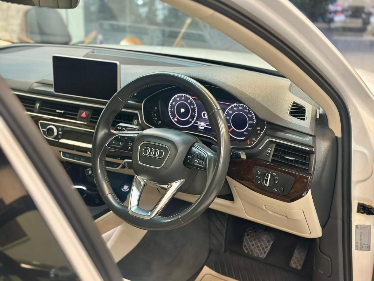 2017 Audi A4 30 TFSI