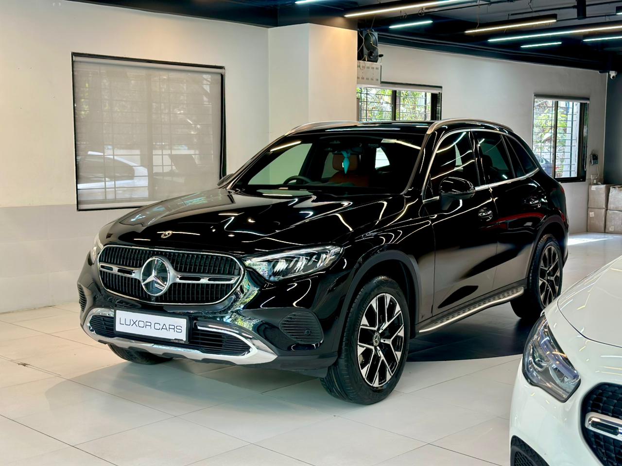 2025 Mercedes Benz GLC 300