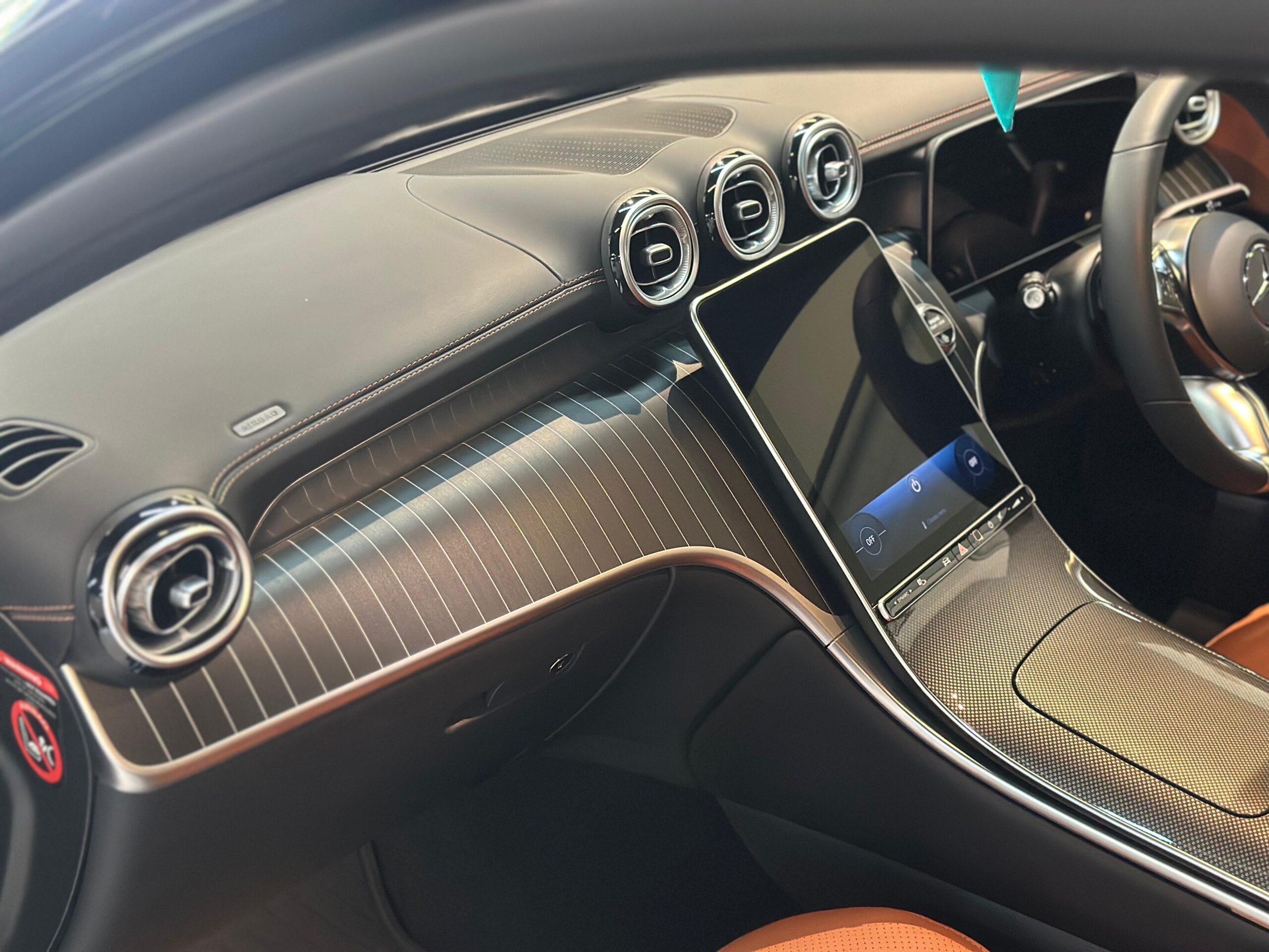 2025 Mercedes Benz GLC 300