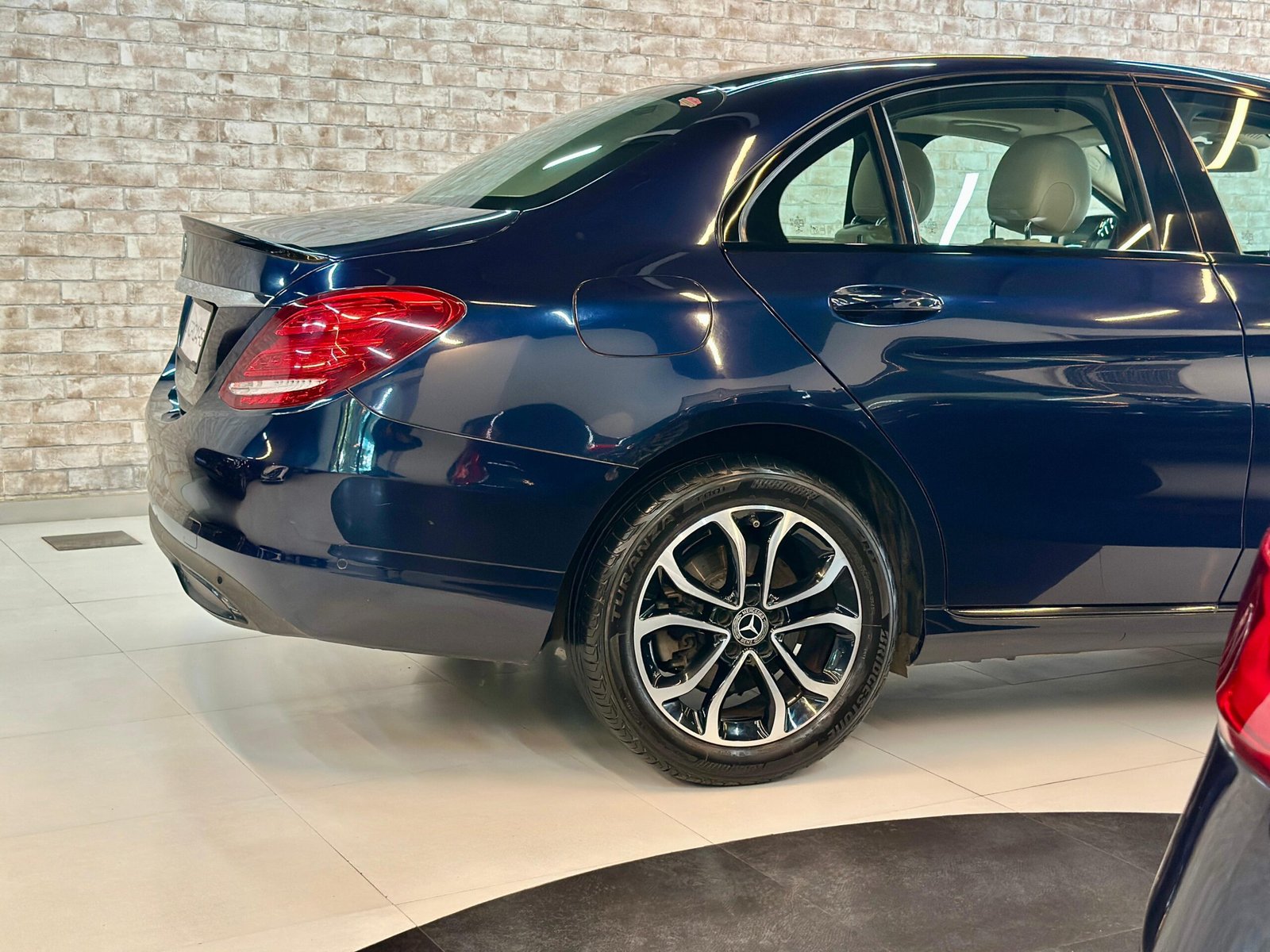 2017 Mercedes Benz C200