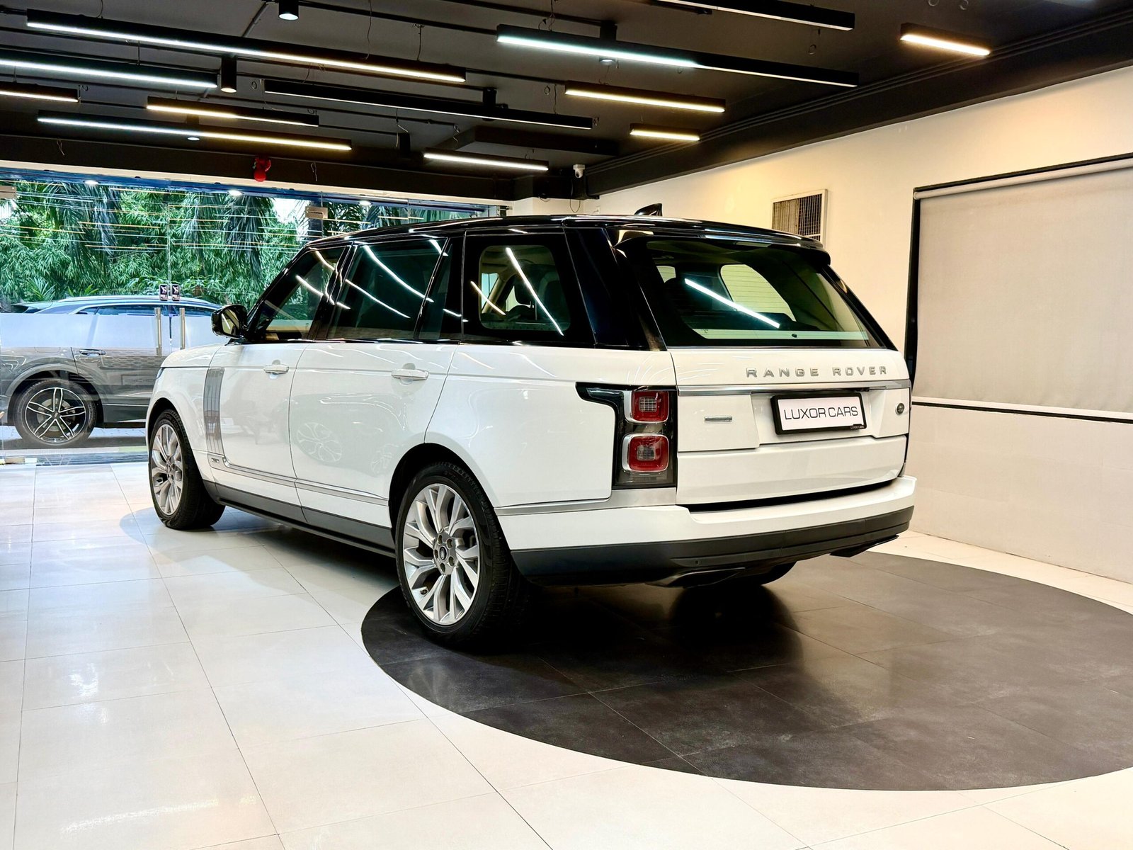 2019 Range Rover Vogue 4.4 LBW Autobiography