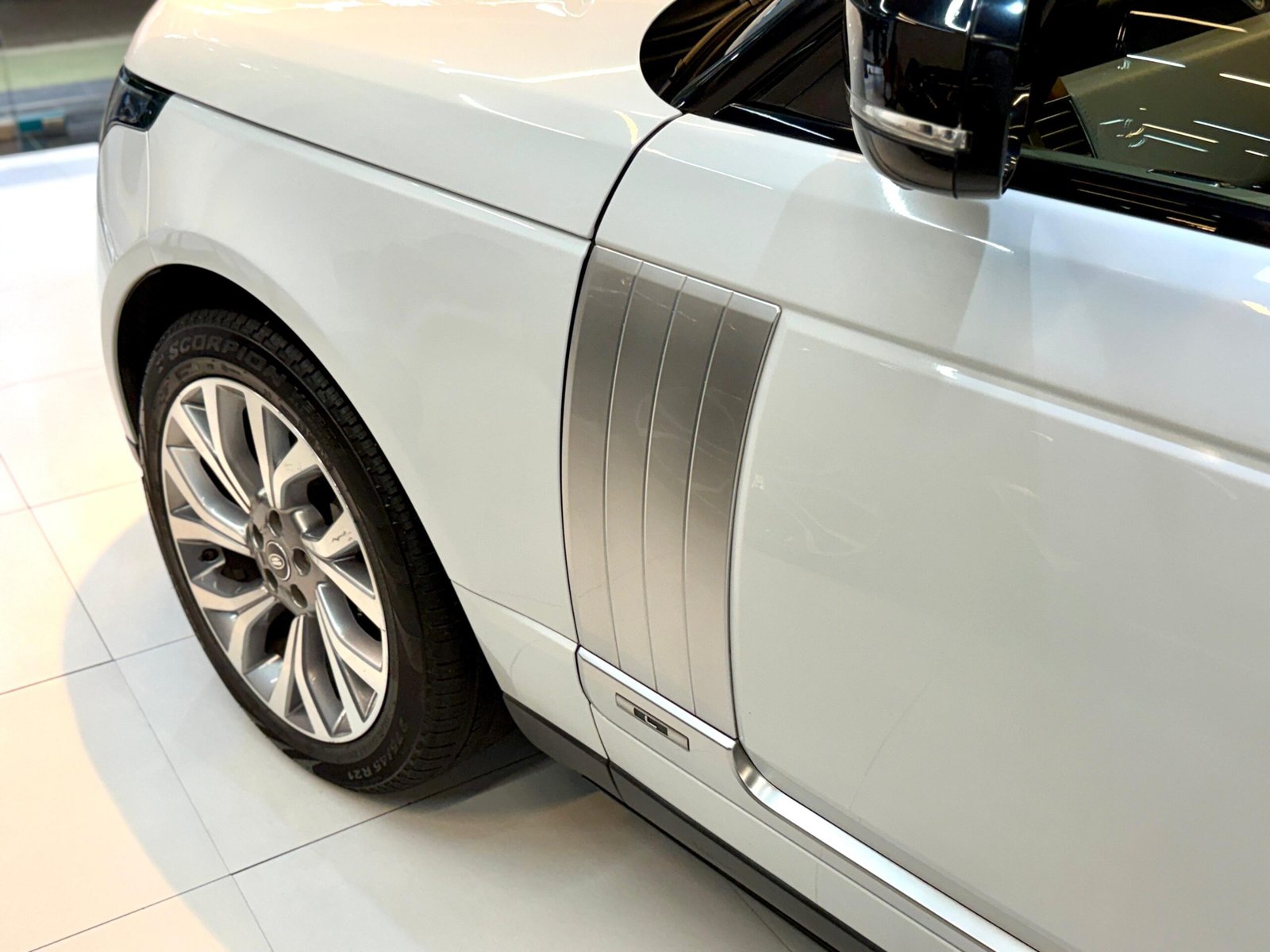 2019 Range Rover Vogue 4.4 LBW Autobiography