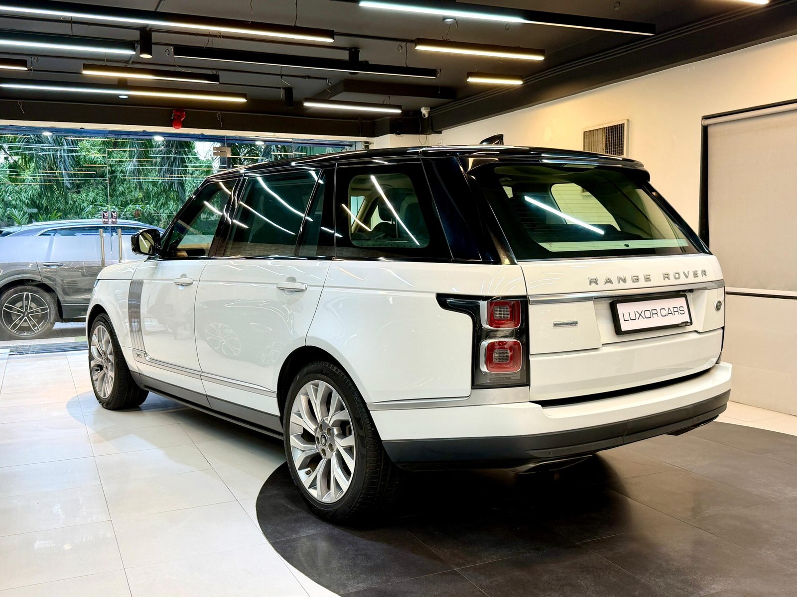 2019 Range Rover Vogue 4.4 LBW Autobiography