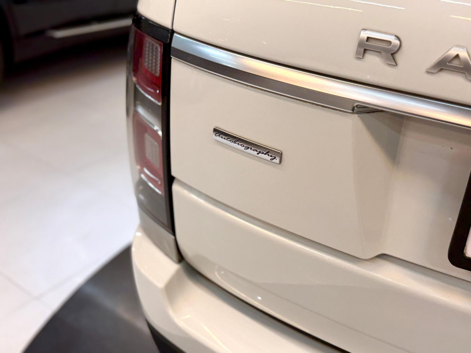 2019 Range Rover Vogue 4.4 LBW Autobiography