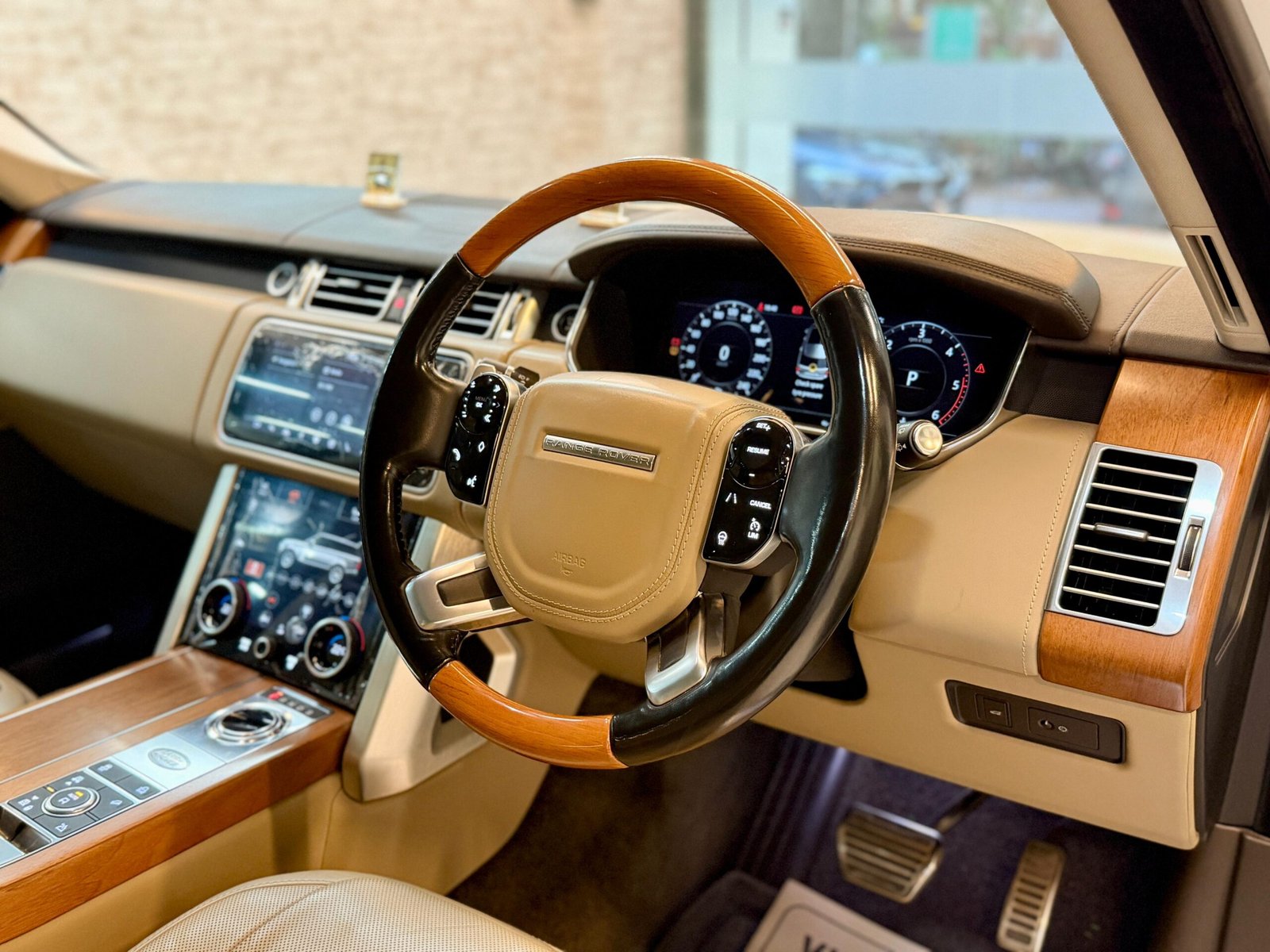 2019 Range Rover Vogue 4.4 LBW Autobiography
