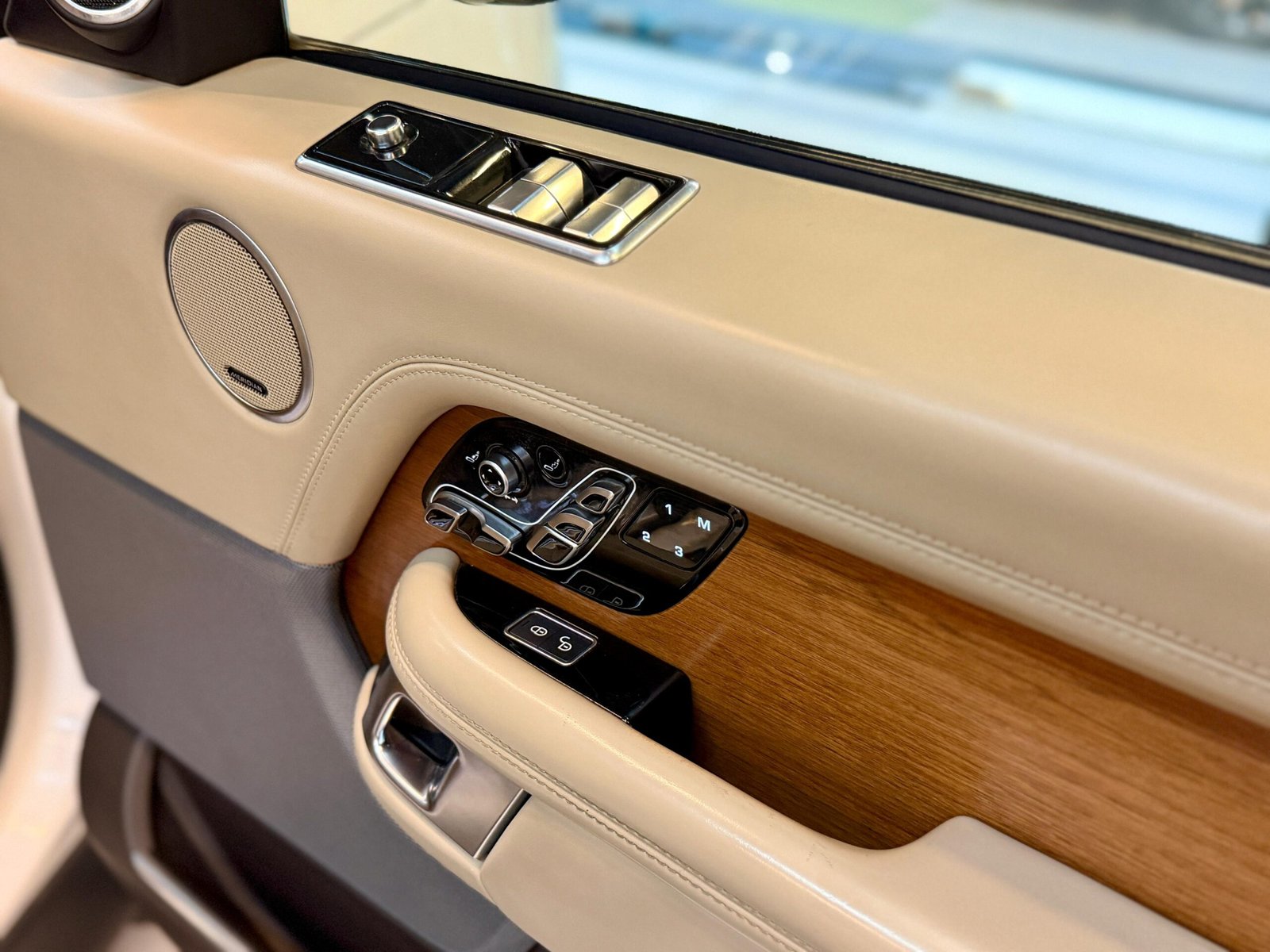 2019 Range Rover Vogue 4.4 LBW Autobiography