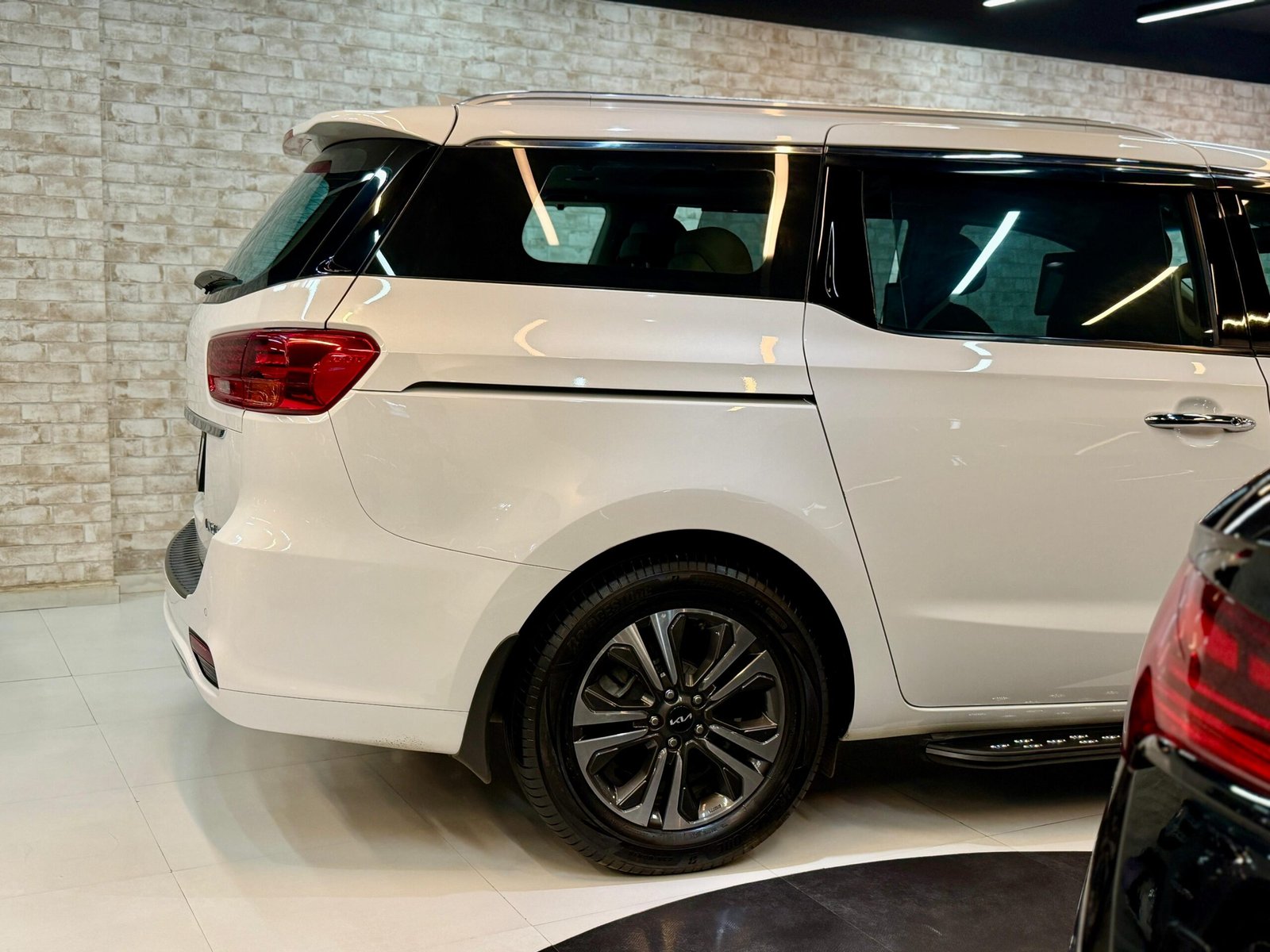 2023 Kia Carnival
