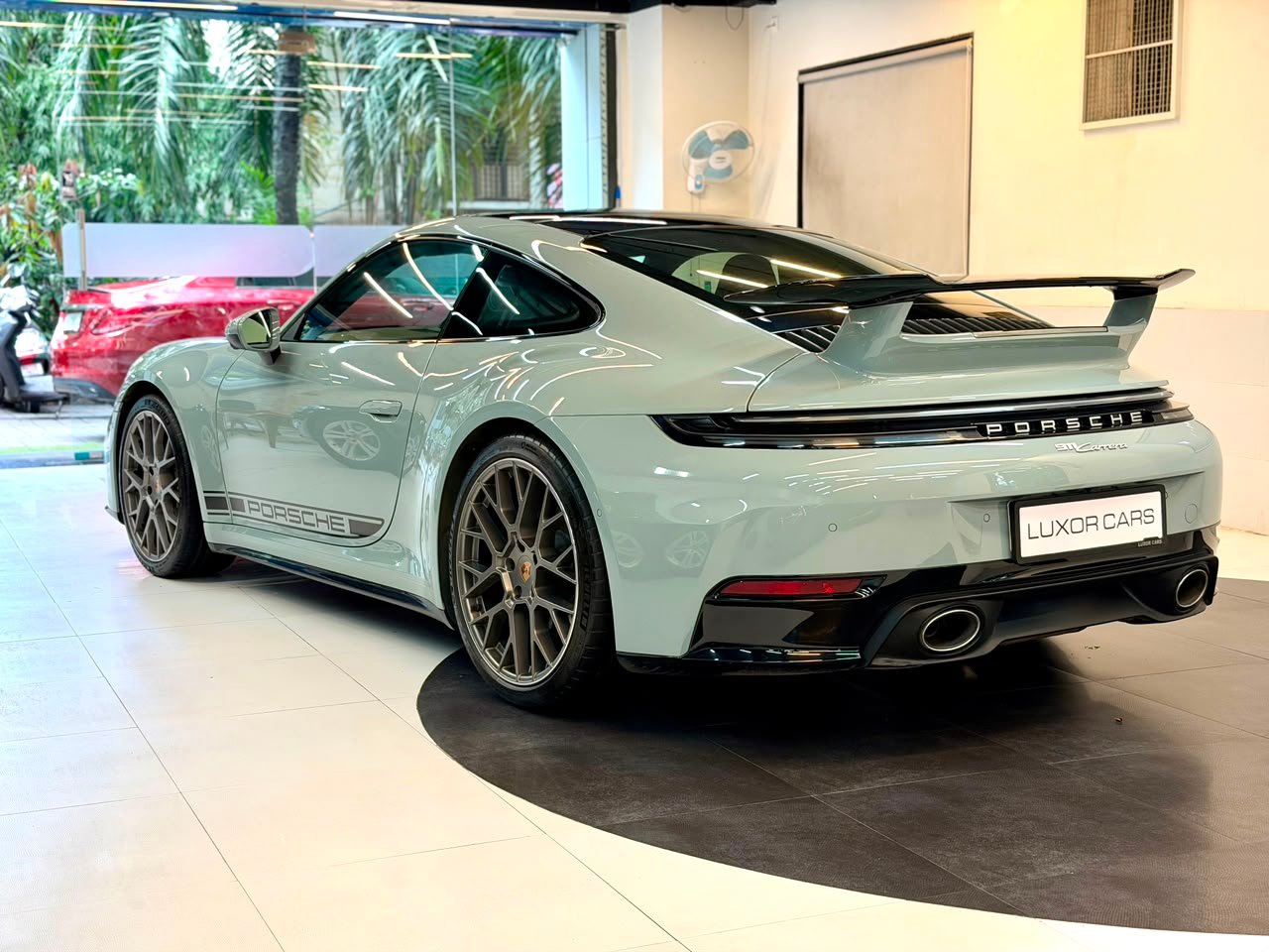 2024 Porsche 911 Carrera
