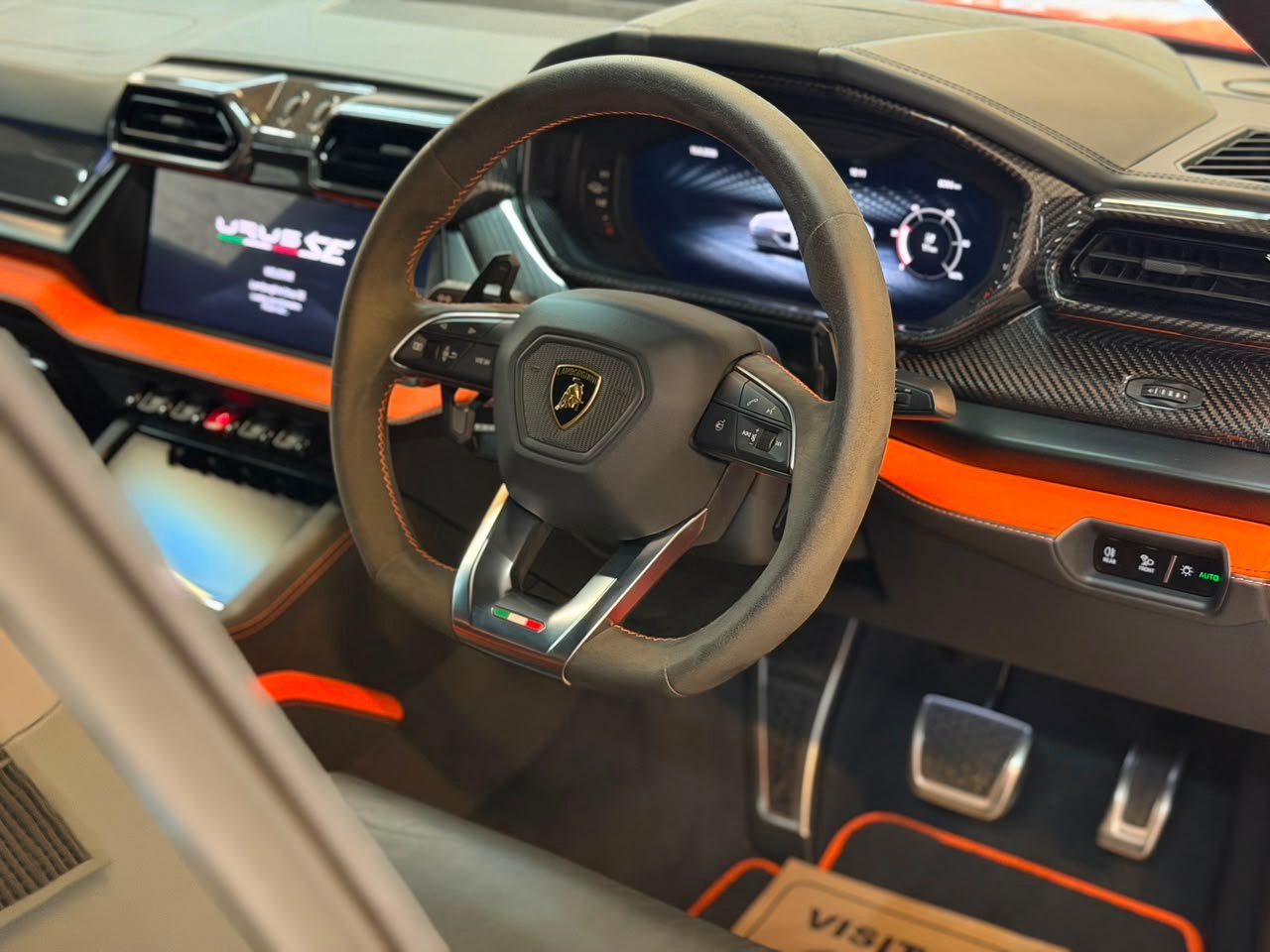 2026 Lamborghini Urus SE Hybrid