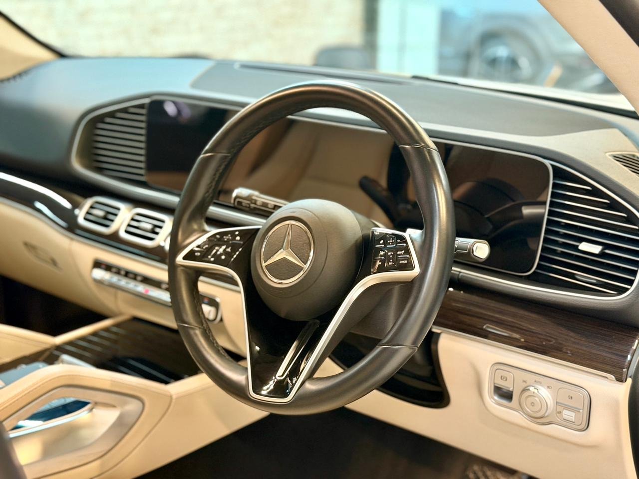 2025 Mercedes Benz GLE 300d AMG Line